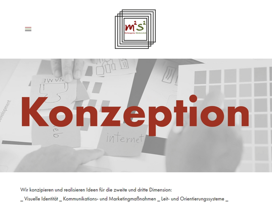 Screenshot der Webseite von m²s² mit großem Schriftzug Konzeption, Hintergrundbild mit Skizzen und Farbmustern sowie Beschreibung der angebotenen Leistungen.
