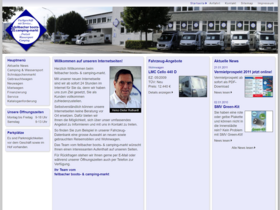 Screenshot der Webseite von Fellbacher Boots- und Campingmarkt mit Begrüßungstext, Fahrzeugangeboten, aktuellen News und einem Bild des Firmengebäudes im Kopfbereich.