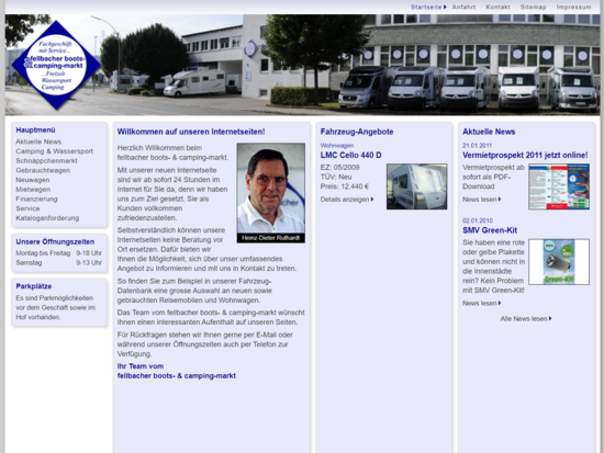 Screenshot der Webseite von Fellbacher Boots- und Campingmarkt mit Begrüßungstext, Fahrzeugangeboten, aktuellen News und einem Bild des Firmengebäudes im Kopfbereich.